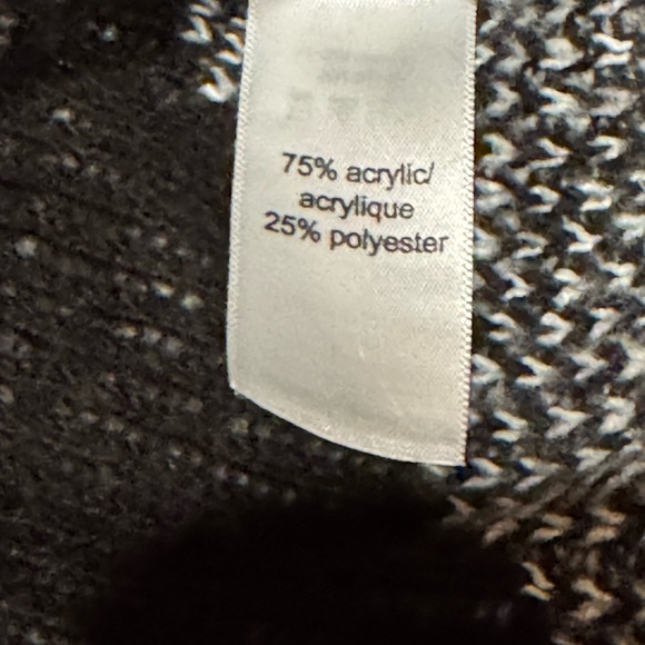 Sweater - Picture 6 of 7